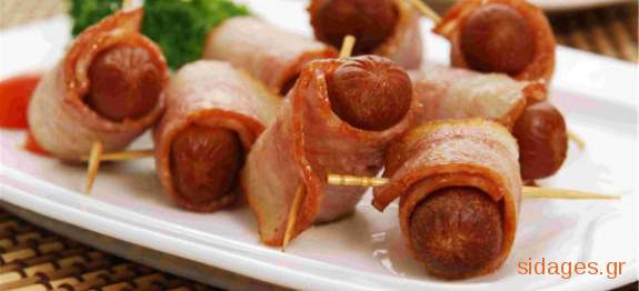 Καπνιστά λουκανικά με μπέικον - Smoked bacon sausages - συνταγές μαγειρικής