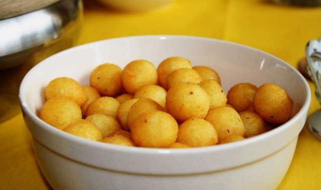 Πατάτες στο φούρνο με κρόκο Κοζάνης - συνταγές μαγειρικής 