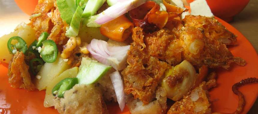 Πατάτες γιαχνί με σουπιές