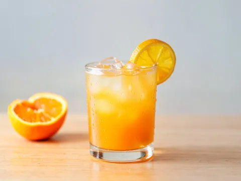 Κοκτέιλ DAMN THE WEATHER COCKTAIL