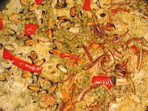 Παέλια με κριθαράκι και λαχανικά